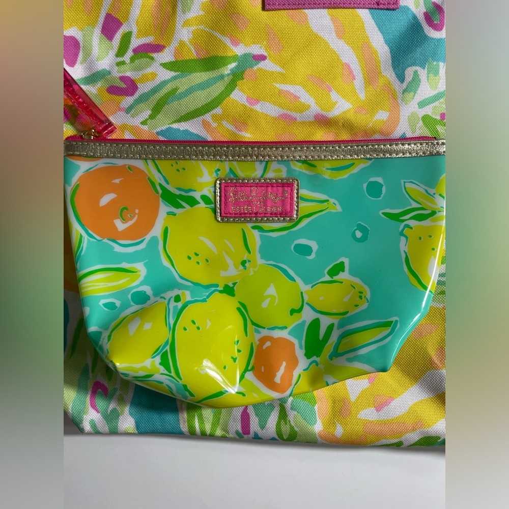 Lilly Pulitzer x Estée Lauder tote bag and cosmetic bag - Picture 3 of 7